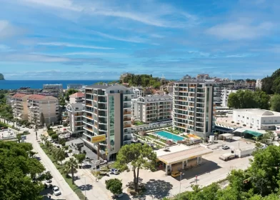 Luxury Living by the Sea: 102 Flats in a Peaceful and Comfortable Setting