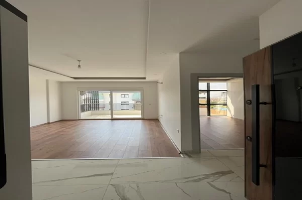 Alanya Oba Mahallesi'nde Lüks Yaşamı Keşfedin: Satılık Yeni 1+1 Daireler