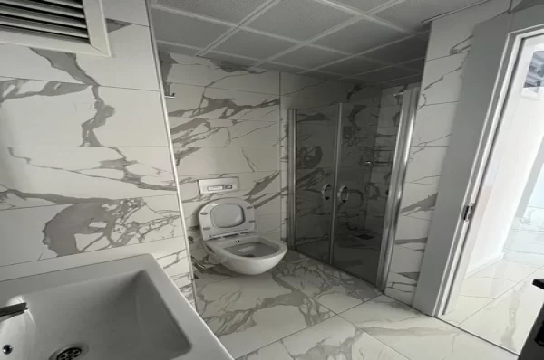 Воплотите роскошную жизнь в районе Оба в Алании: Новые двухуровневые апартаменты в пентхаусе