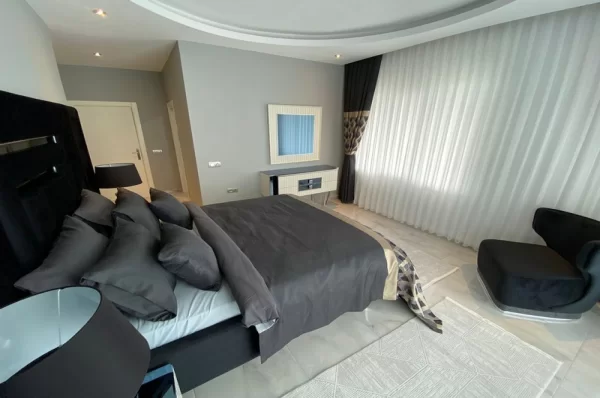 Stunning Sea and Mountain View Reverse Duplex in Alanya