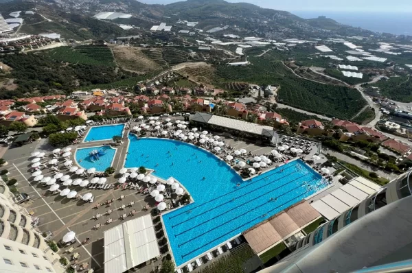 Experience Ultimate Luxury Living with Stunning Views: 2+1 Apartment in Kargicak