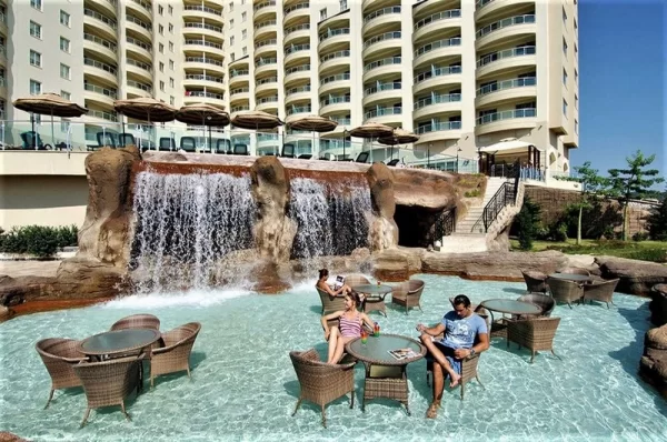 Experience Ultimate Luxury Living with Stunning Views: 2+1 Apartment in Kargicak