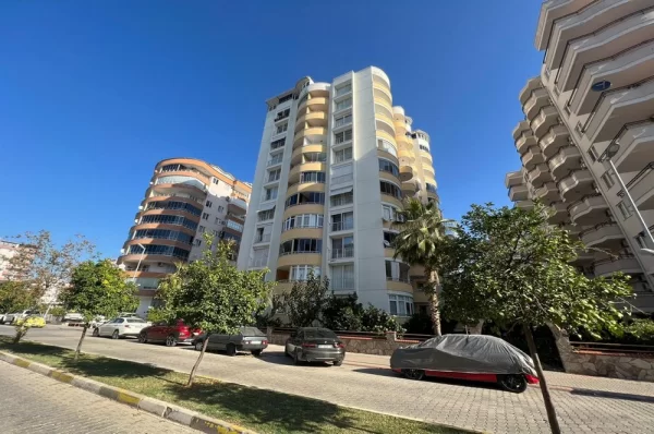 Stunning Sea and City Views: Luxurious 2+1 Apartment in Alanya Mahmutlar