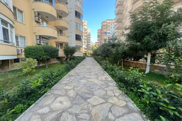 Stunning Sea and City Views: Luxurious 2+1 Apartment in Alanya Mahmutlar