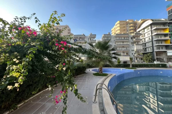 Luxurious Fully Furnished 2+1 Apartment with Pool View in Alanya, Mahmutlar