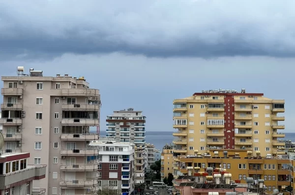 Deniz Kenarında Lüks Yaşam: Alanya Mahmutlar'da Satılık Muhteşem 2+1 Daire