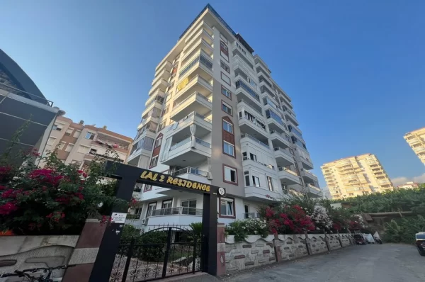 Luxury Living by the Sea: Stunning 2+1 Apartment in Mahmutlar for Sale in Alanya