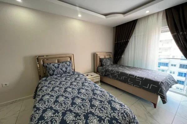 Spacious 3+1 Apartment with Pool and City View in Alanya