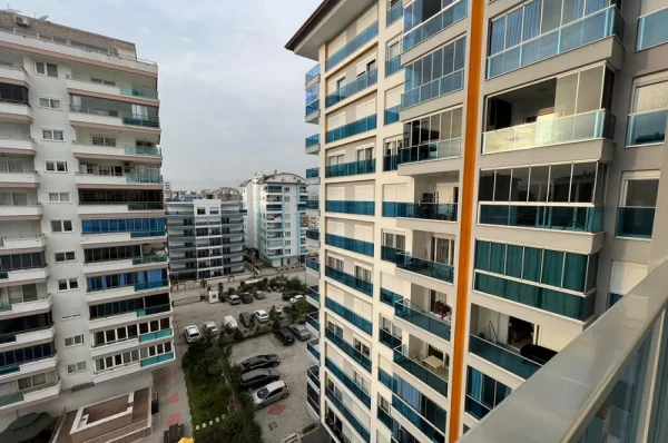 Spacious 3+1 Apartment with Pool and City View in Alanya