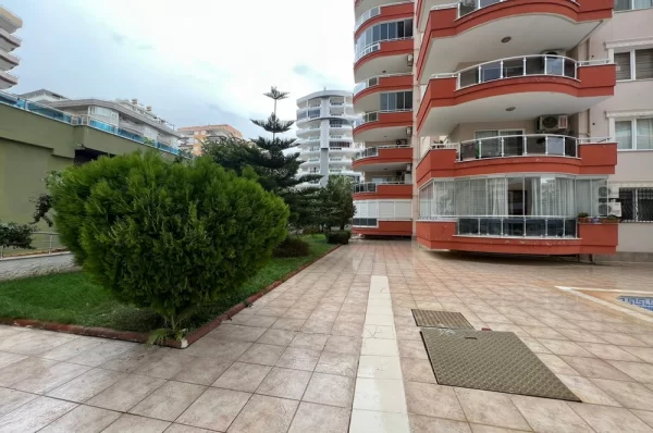 Plaja Sadece 250 Metre Uzaklıkta Full Eşyalı 125m2 Daire