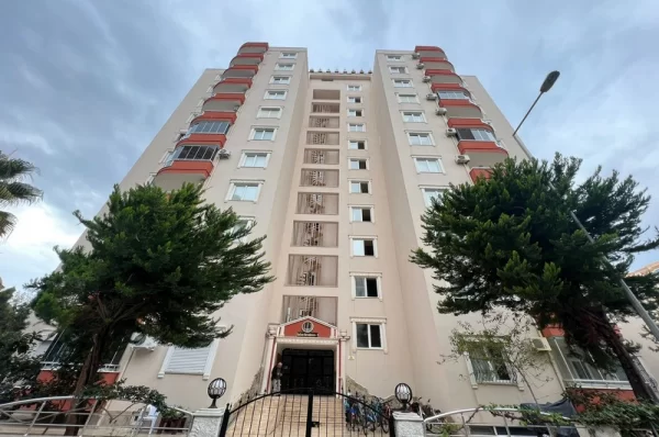 Plaja Sadece 250 Metre Uzaklıkta Full Eşyalı 125m2 Daire