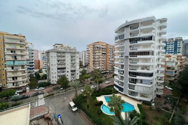 Plaja Sadece 250 Metre Uzaklıkta Full Eşyalı 125m2 Daire