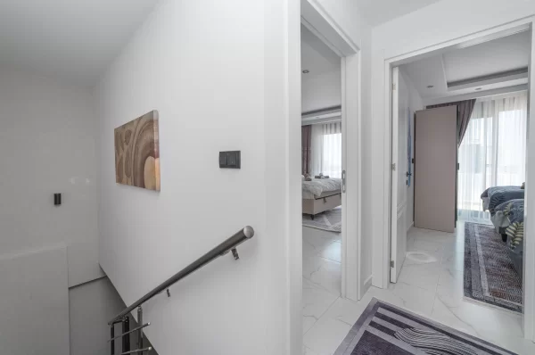 Bu Tek Yatak Odalı Daire ile Alanya'nın Mahmutlar Bölgesinde Modern Yaşamı Deneyimleyin