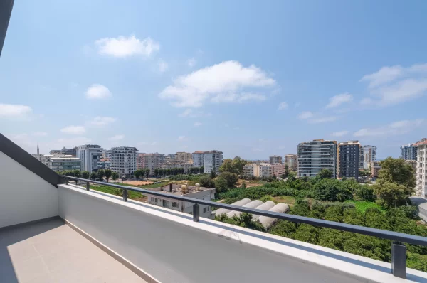 Bu Tek Yatak Odalı Daire ile Alanya'nın Mahmutlar Bölgesinde Modern Yaşamı Deneyimleyin