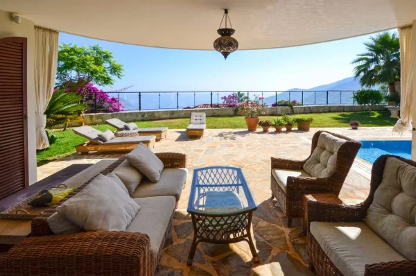 Escape to Paradise: Exquisite Sea View 5+2 Luxury Villa for Sale in Alanya
