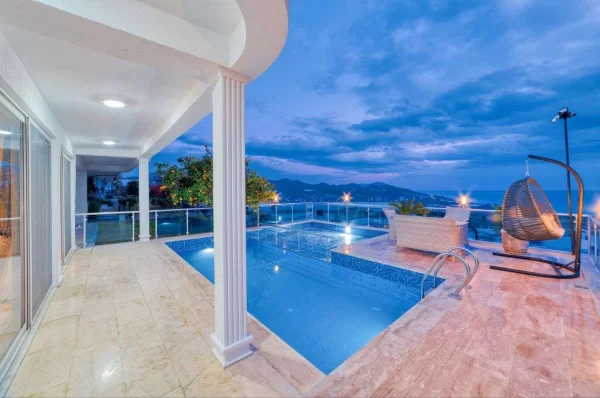 Experience Unparalleled Luxury Living in this Exquisite 5+1 Villa with Private Pool and Sea View