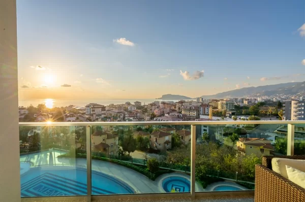 Продажа недвижимости 2+1 в Алании с современной мебелью и роскошным видом на Аланию