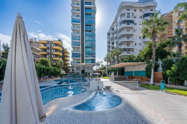 Alanya'da Kusursuz Tasarımlı 1+1 Denize Sıfır Son Derece Lüks Gayrimenkul