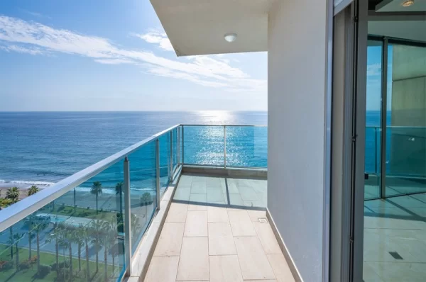  Flawlessly Designed 1+1 Seafront Extremely Luxury Property for Sale in Alanya