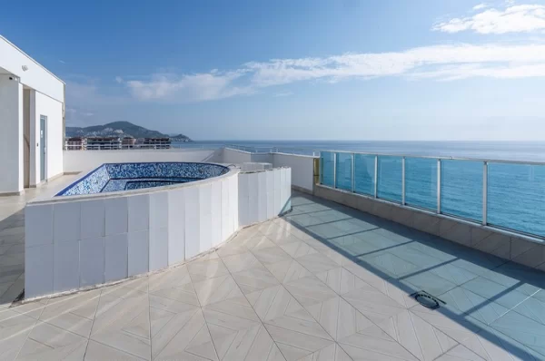  Flawlessly Designed 1+1 Seafront Extremely Luxury Property for Sale in Alanya
