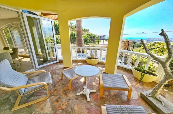 Sea and Cast View Extraordinary Luxury Villa for Sale in alanya,Kargıcak