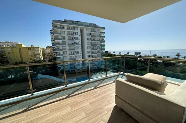 Panoramic Sea View Beachfront One Livingroom Apartment for Sale in Alanya