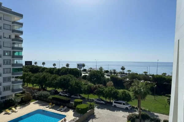 Panoramic Sea View Beachfront One Livingroom Apartment for Sale in Alanya