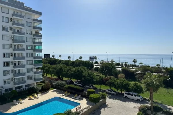 Panoramic Sea View Beachfront One Livingroom Apartment for Sale in Alanya