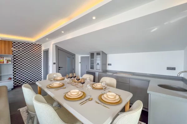 Akdeniz'in Tacı Alanya'da Satılık Deniz Manzaralı Villa