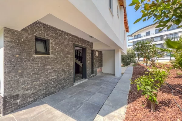 Akdeniz'in Tacı Alanya'da Satılık Deniz Manzaralı Villa