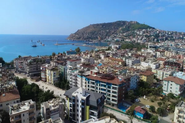 Alanya Merkezde 1+1 Daire ile Kent Yaşamının Yansıması