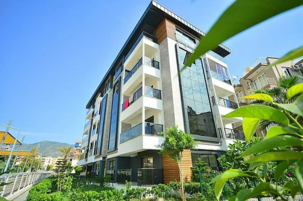 Alanya Merkezde 1+1 Daire ile Kent Yaşamının Yansıması