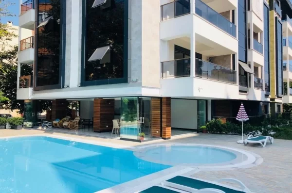 Reflection of Urban Life with 1+1 Apartment in the Center of Alanya