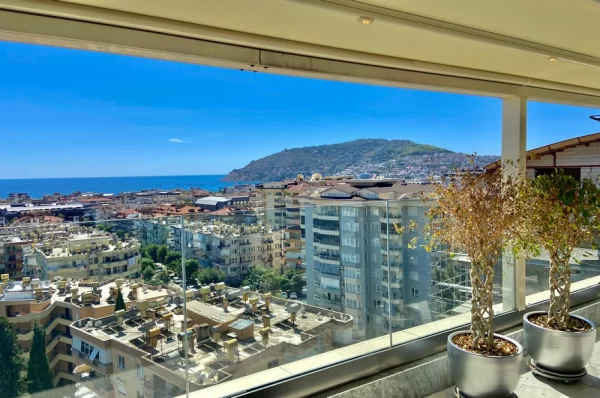 Alanya'nın Kalbinde Lüks Yaşamı Kucaklayın 5+1 Penthouse