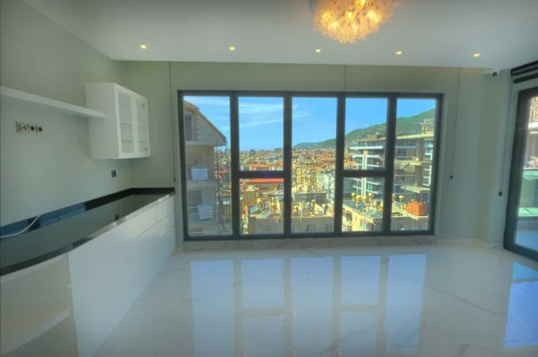 Embrace the Luxurious Life in the Heart of Alanya 5+1 Penthouse