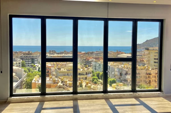 Embrace the Luxurious Life in the Heart of Alanya 5+1 Penthouse