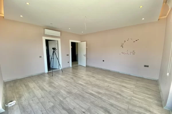 Embrace the Luxurious Life in the Heart of Alanya 5+1 Penthouse