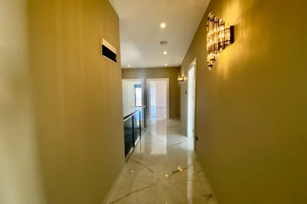 Embrace the Luxurious Life in the Heart of Alanya 5+1 Penthouse