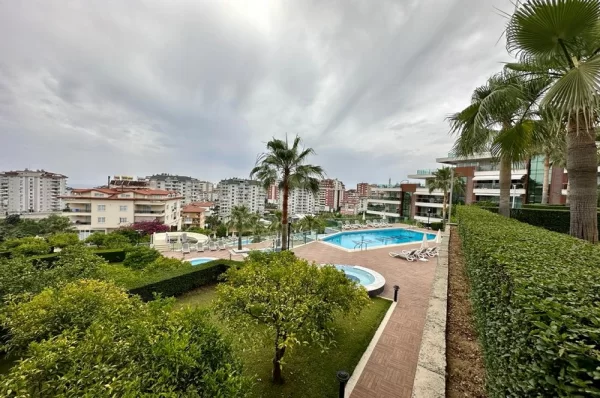 3+1 Penthouse and Ground Floor Properties for Sale in Alanya,Cikcilli