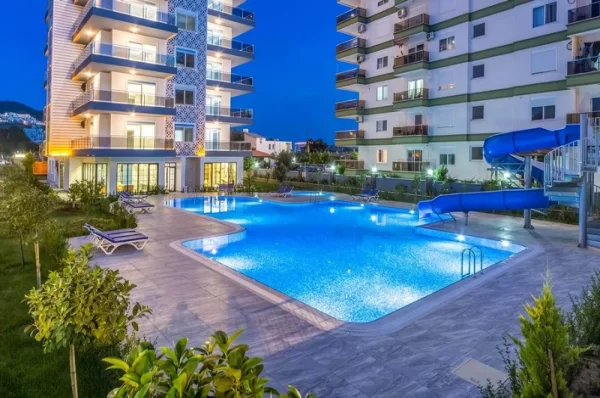 Plaj Tatilinize Başlayın: Mahmutlar'da Satılık Büyüleyici 1+1