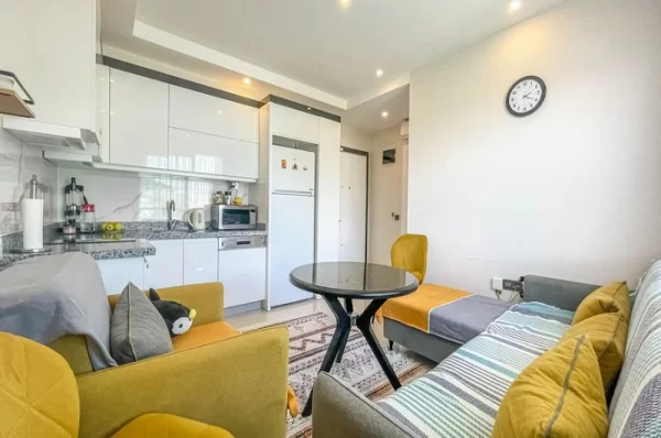 Contemporary Comfort: An Inviting 1+1 Property in Mahmutlar