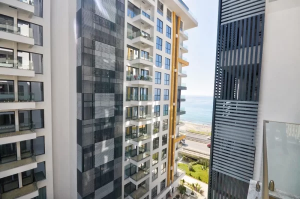 Beachfront 1+1 Apartment for Sale in Alanya,Mahmutlar