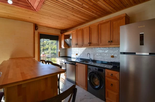 Olağanüstü Lüks Yaşam: Büyüleyici Deniz Manzaralı 3+1 Eşyalı Villa