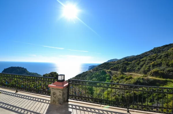 Olağanüstü Lüks Yaşam: Büyüleyici Deniz Manzaralı 3+1 Eşyalı Villa