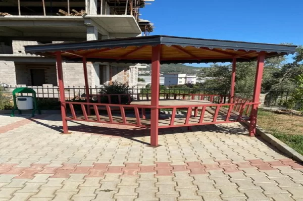 Havuzlu ve Büyüleyici Deniz Manzaralı Eşyalı 4+1 Dubleks Daire
