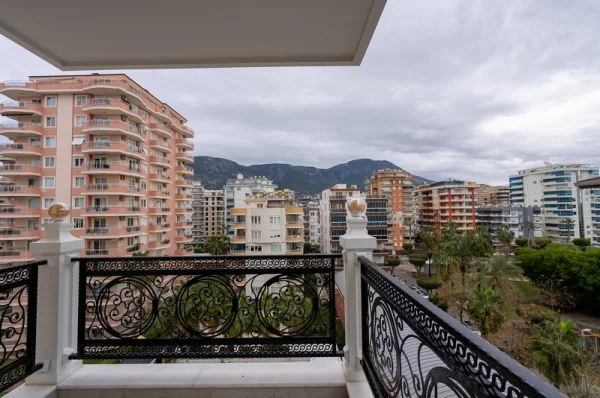 Embark on a Journey of Beachfront 2+1 Apartment and 3+1 Penthouses For Sale in Alanya