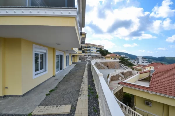 Alanya Demirtaş'ta Panoramik Deniz Manzaralı Olağanüstü 3+2 Dubleks Daire