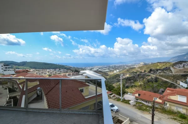 Alanya Demirtaş'ta Panoramik Deniz Manzaralı Olağanüstü 3+2 Dubleks Daire