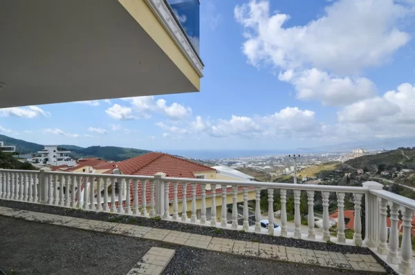 An Exceptional 3+2 Duplex with Panoramic Sea Views Property in Alanya Demirtas