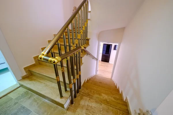 Alanya Kestel'de Satılık Olağanüstü 3 Yatak Odalı Tam Donanımlı Villa